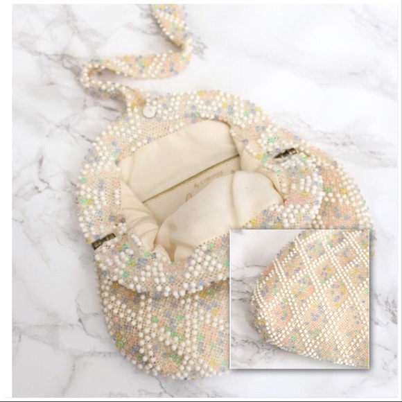 SOLD ON ETSY! 💔 1960s pastel beaded wristlet - Picture 7 of 8